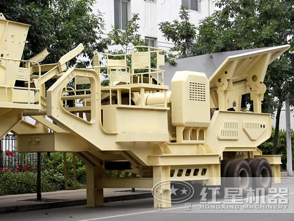 移動顎式破碎機(jī)實拍圖